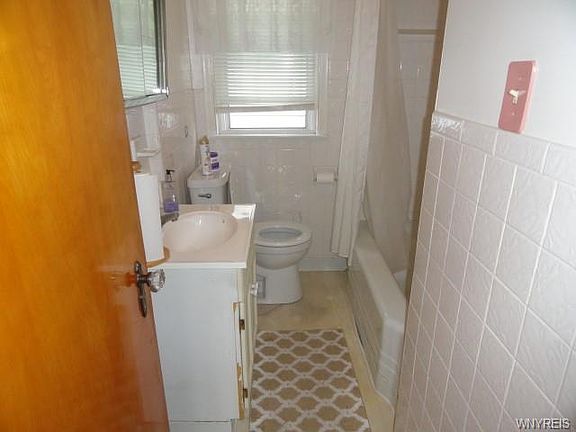 5th image of 460 22nd St