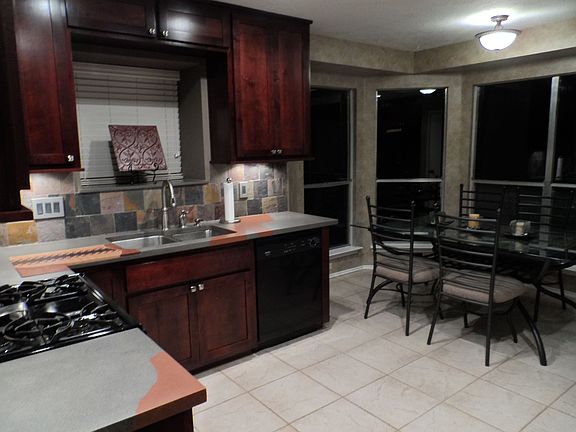 4th image of 2124 Castle Dr