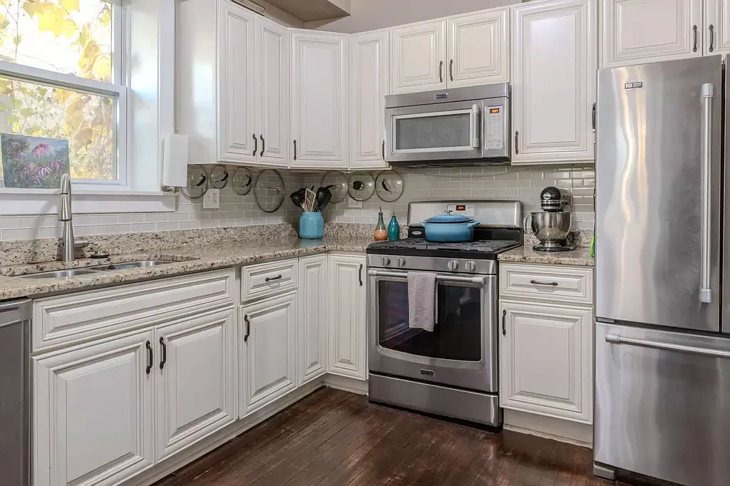 3 bed, 3200 sqft, $3,595 — Photo 1