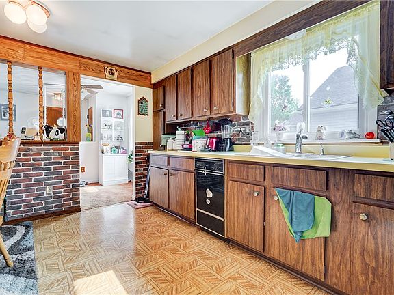 4th image of 45 Morrison Ave