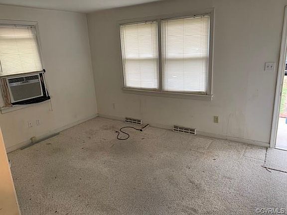 3rd image of 16 N Quince Ave
