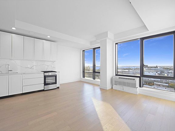 2nd image of 635 4th Ave #1121