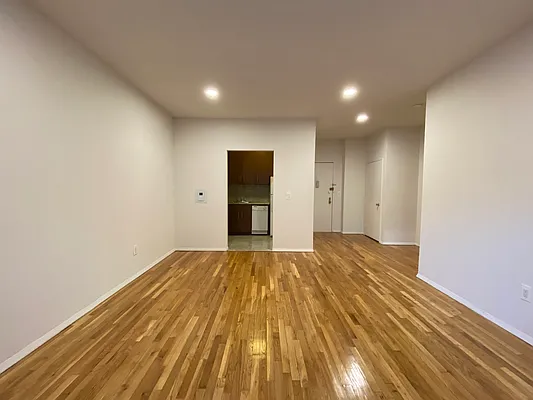 Rented by AZ REALTY NYC LLC | media 1