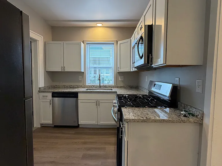 27 Dakota Ave — Photo 9