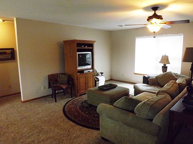2nd image of 216 Northfield Rd
