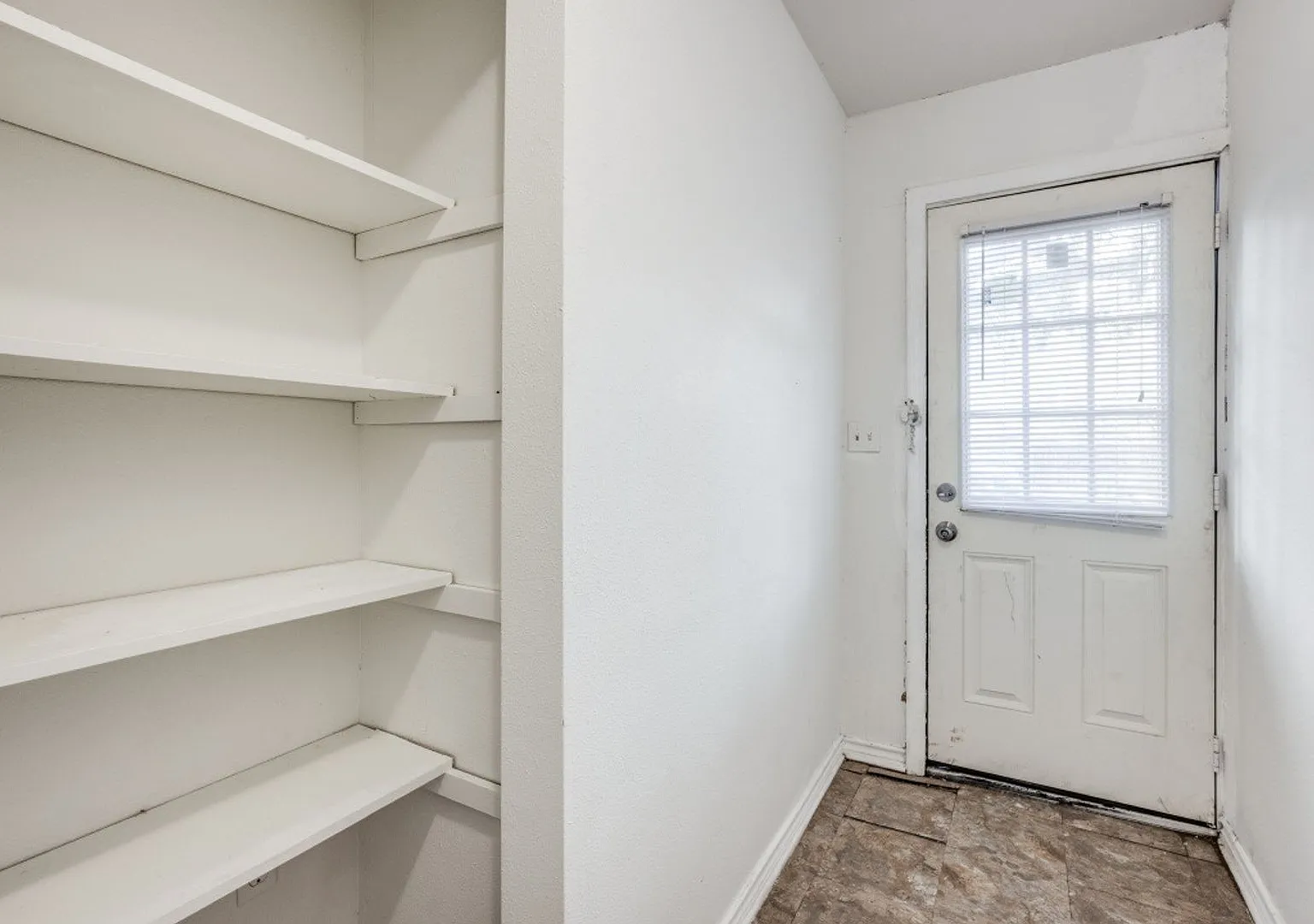 Discover Your Oasis in the Heart of Montrose! — Photo 1