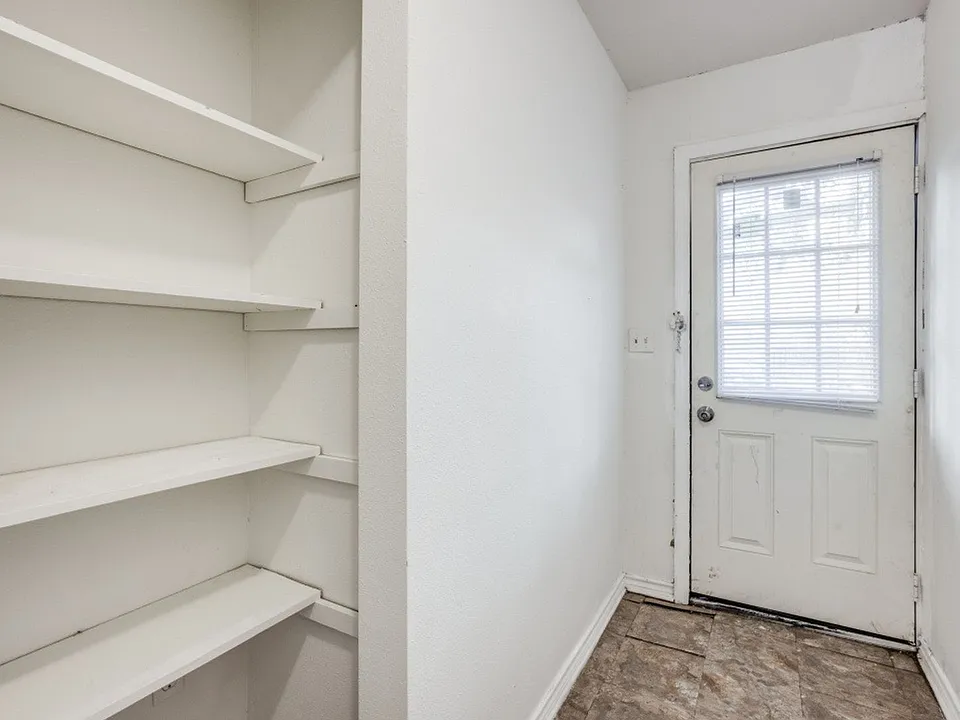 519 W Main St #3