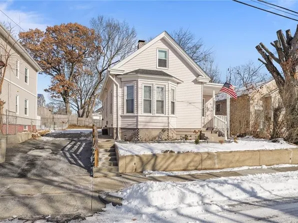 59 Morris Ave, Pawtucket, RI 02860