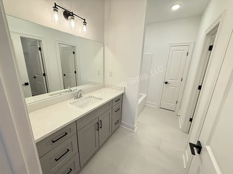 616 Cottage Grove Cir — Photo 14