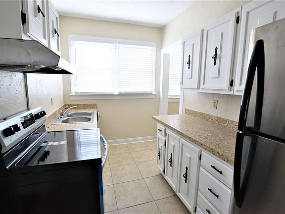 4th image of 404 E 14th St Unit 201