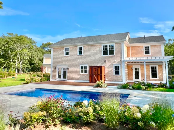 9 Hollow Way, Edgartown, MA 02539