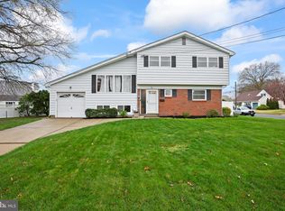 34 Sycamore Way, Hamilton, NJ 08690