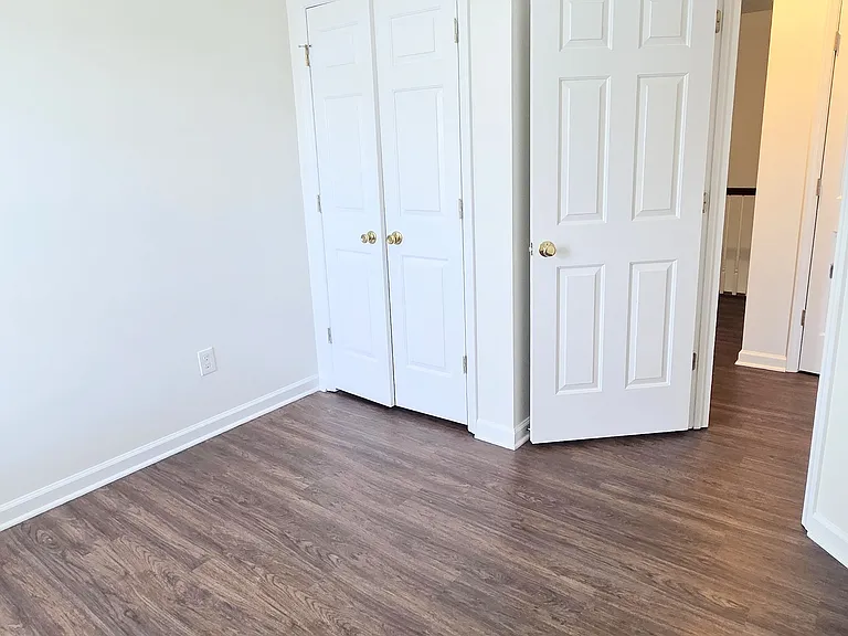 105 Wimbledon Ct — Photo 12
