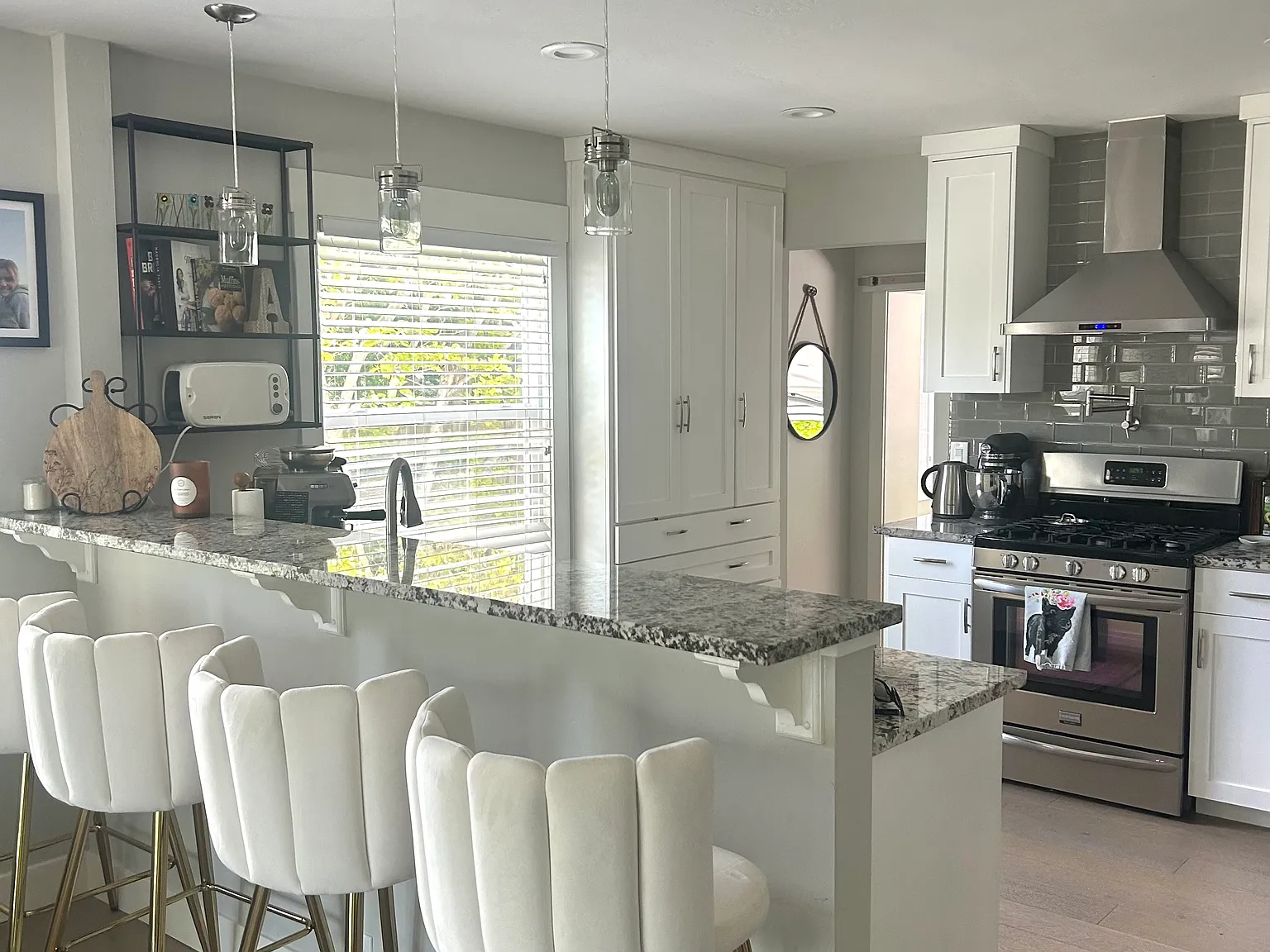 5 bed, 2100 sqft, $3,750 — Photo 2