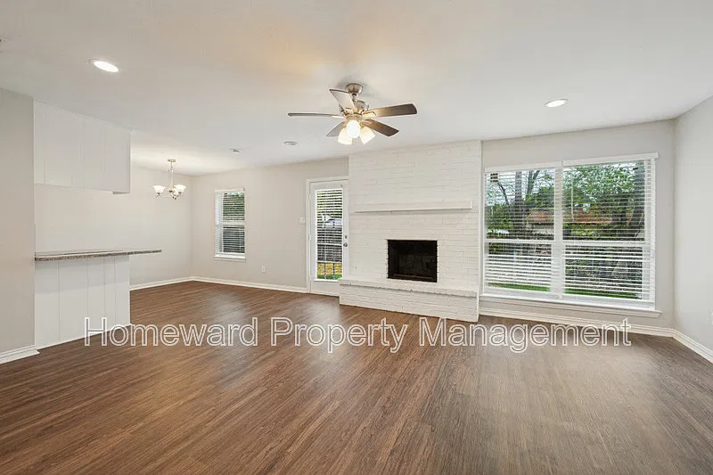 5853 Lance Ct