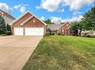 9705 Hilltop Dr, Saint Louis, MO 63128