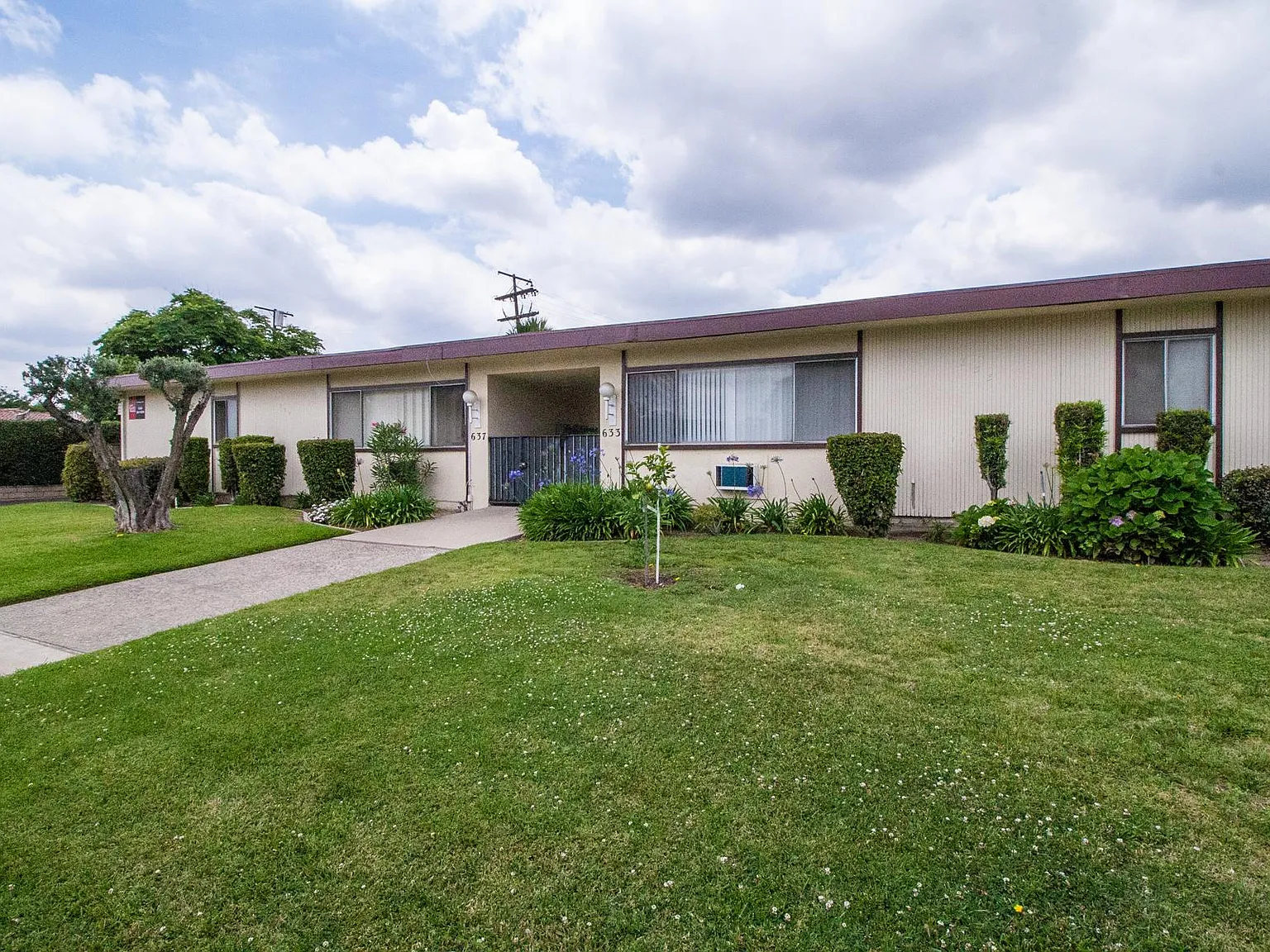 2 bed, 900 sqft, $2,500 — Photo 1