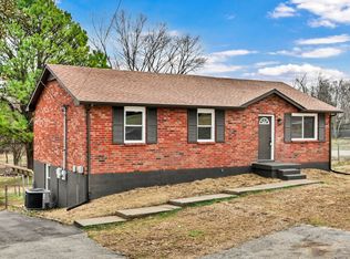 786 Pollard Rd, Clarksville, TN 37042