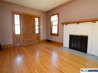 3rd image of 5633 Leavenworth St