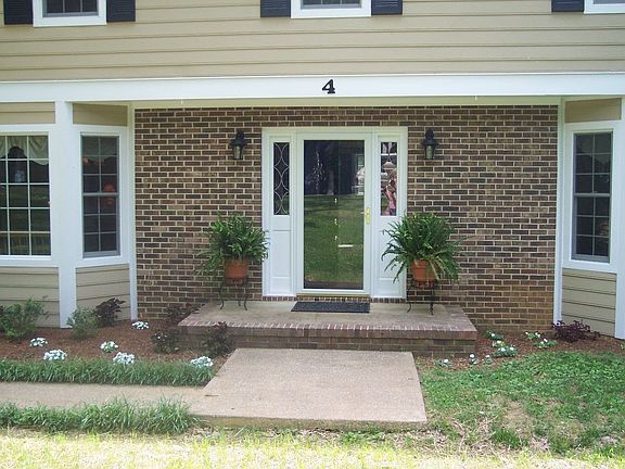 Inviting front entry