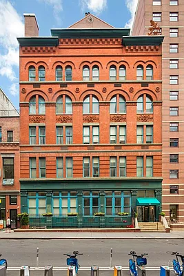 Sold by Compass | media 10