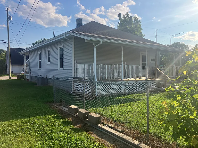 312 Johnson St — Photo 2