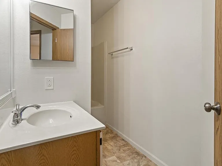 2213 Rockwood Dr — Photo 28