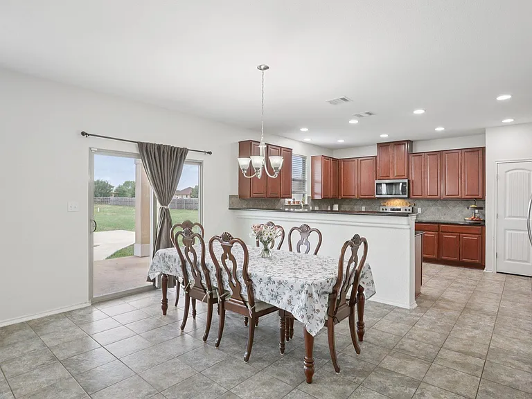 132 Brittany Ln — Photo 10