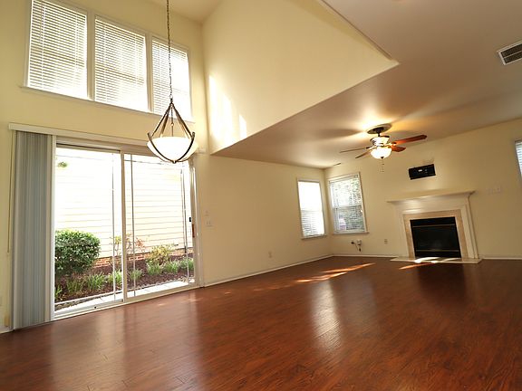 5th image of 10448 Neland St