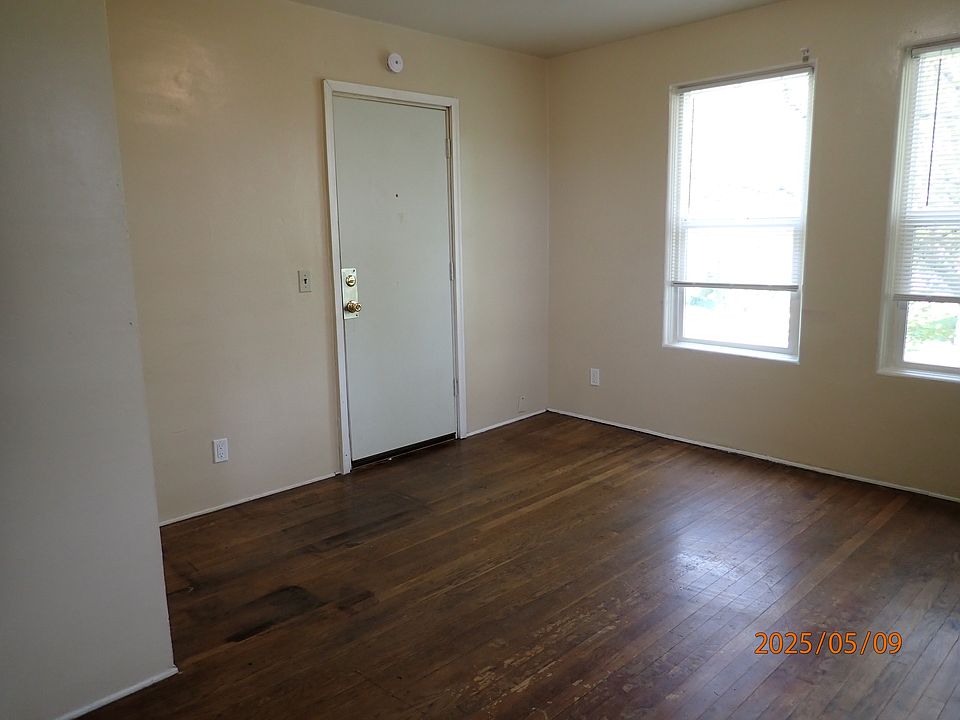 Entry to living room