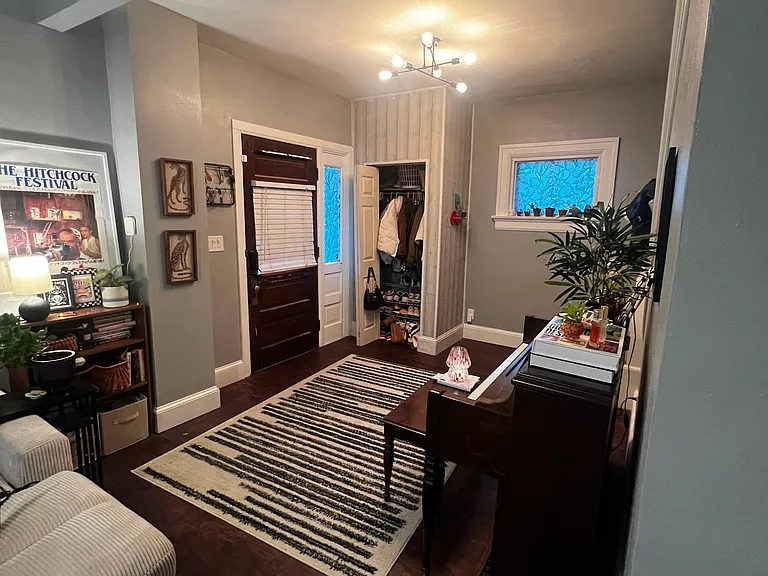 239 Illinois Ave — Photo 8