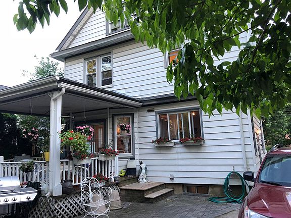 5th image of 37 Carnation Ave