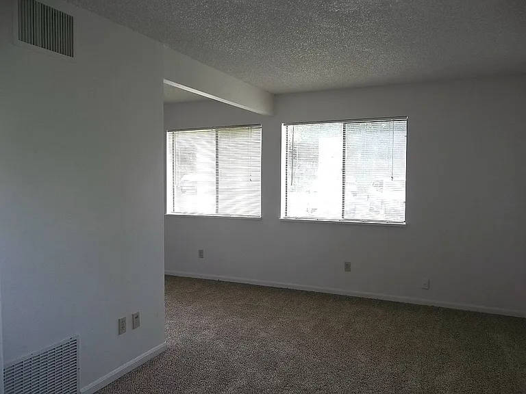 1705 Heatheridge Rd #D103 — Photo 7