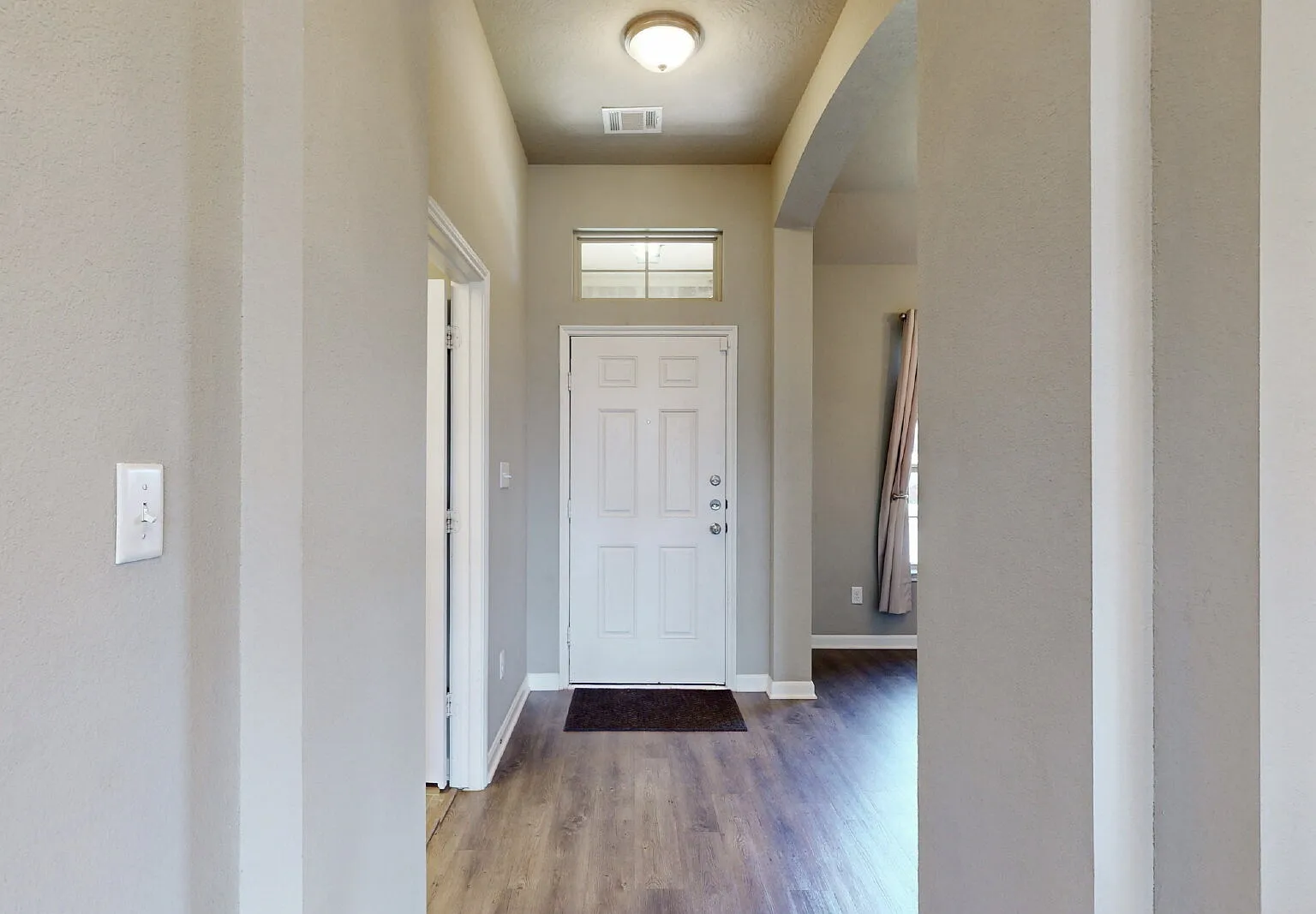 3 bed, 2.0 bath, 1454 sqft, $2,050 — Photo 2