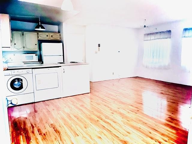1st image of 470 S Los Robles Ave