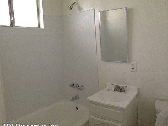 5th image of 3236 W 60th St APT 01