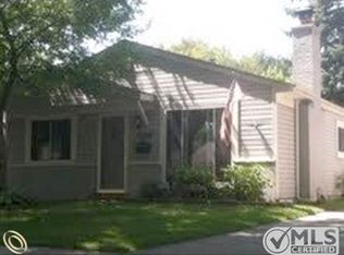 27727 Barrington St, Madison Heights, MI