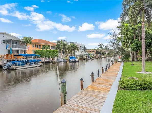 1686 Blue Point AVE #B9, NAPLES, FL 34102
