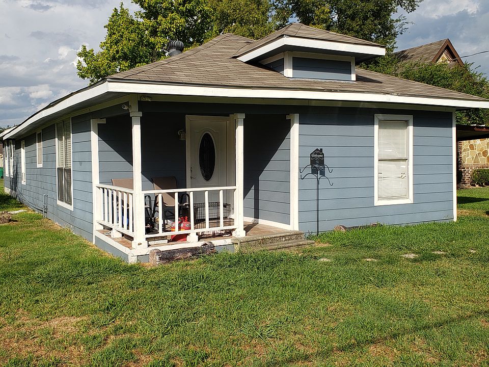 1st image of 310 S 2nd St