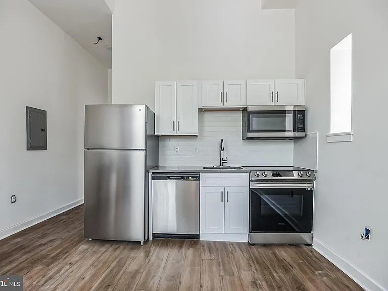 407 S 42nd St #2B — Photo 13