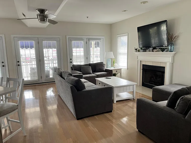1224 Ocean Ave #2 — Photo 17