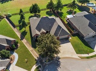 1718 Cross Creek Rd, Edmond, OK 73012