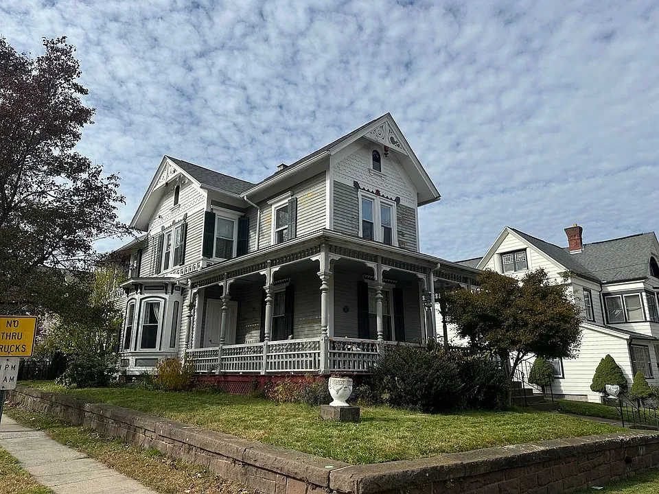 465 High St