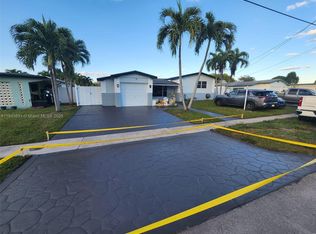 3617 NW 37th St, Lauderdale Lakes, FL 33309