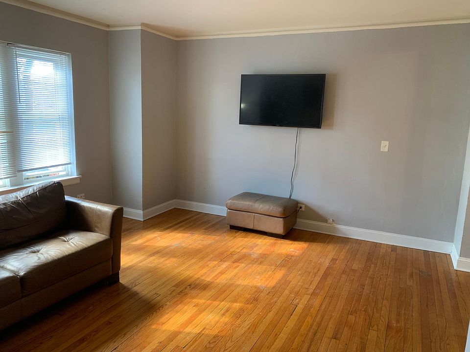 1st image of 2002 W Jarvis Ave APT 3