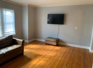 2002 W Jarvis Ave APT 3, Chicago, IL 60645