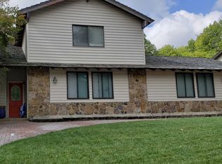 2725 Heritage Lndg, Saint Charles, MO 63303