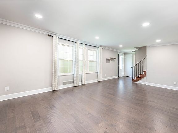 4th image of 1361 Pesavento Dr