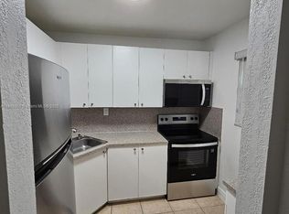 17255 SW 95th Ave APT 240, Palmetto Bay, FL 33157
