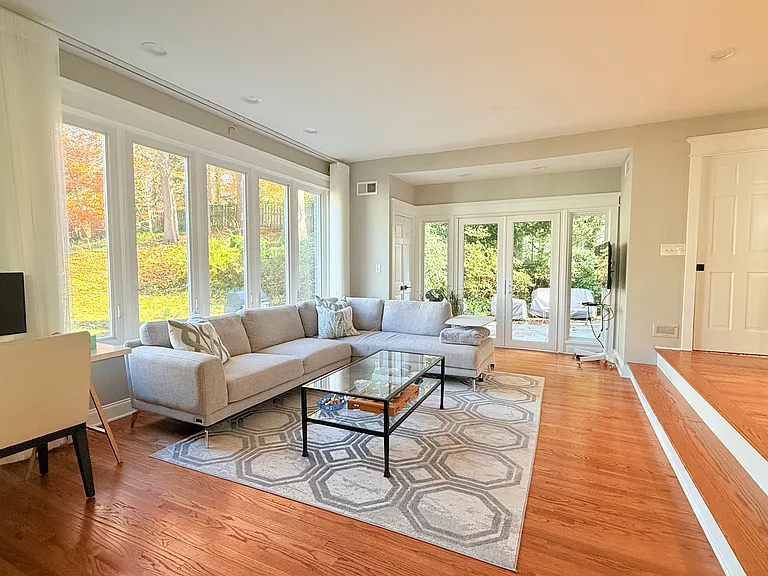 6515 Broxburn Dr — Photo 11